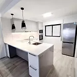 Central And New Fancy 2 Bedroom Apart.W/ 2 Wc