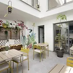 Le Jardin Secret De Faro Guesthouse