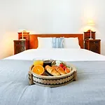 Jump Into The Lull Apartment