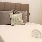 Faro Comfy Ensuite Guest House