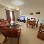 Nice Apartment Near Faro\'S Airport