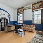 Le Penguin Hostel