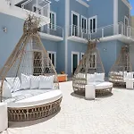 Dona Simone Boutique Suites & Studios - By @ Rita\'S Place