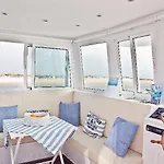 Ilha Da Culatra House-Boat