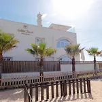 Golden Beach Guest House & Rooftop Bar