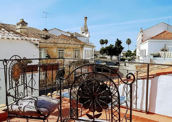 Happy Terrace Downtown Tiny House 100% Portuguese