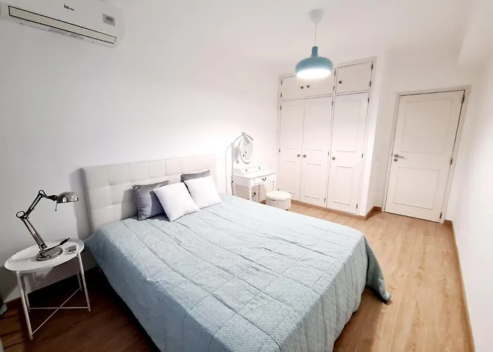 Central And New Fancy 2 Bedroom Apart.W/ 2 Wc