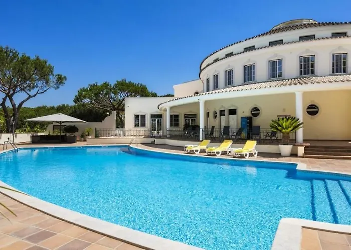 Beautiful 2-Bed Apartment Golf Pool Beach