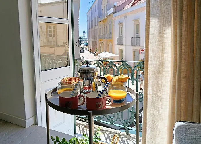 Grey And Green, Modern 2-Bedroom Apartment, Ac, Top Location At Faro\'S Historic Centre
