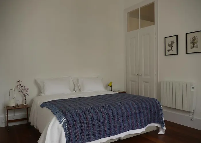 Casas Adentro