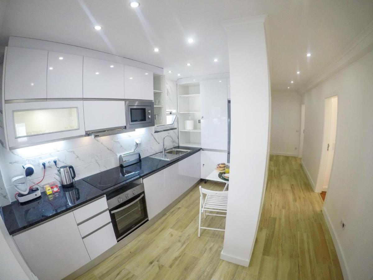 Luxury Flat In Apartment *