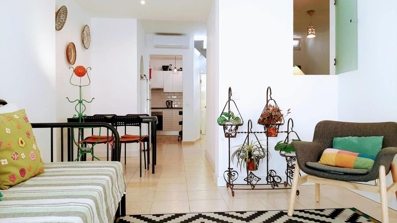Happy Terrace Downtown Tiny House 100% Portuguese Holiday home