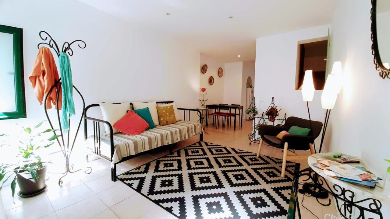 Happy Terrace Downtown Tiny House 100% Portuguese