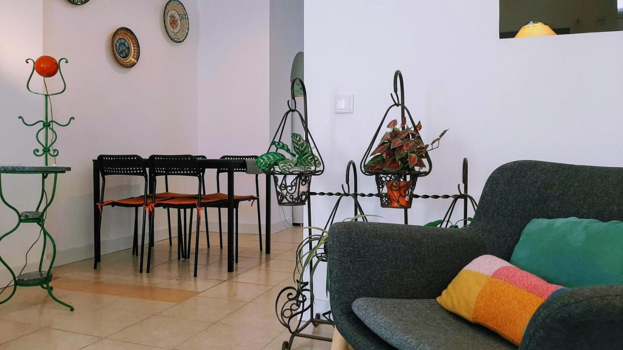 Happy Terrace Downtown Tiny House 100% Portuguese Holiday home Faro