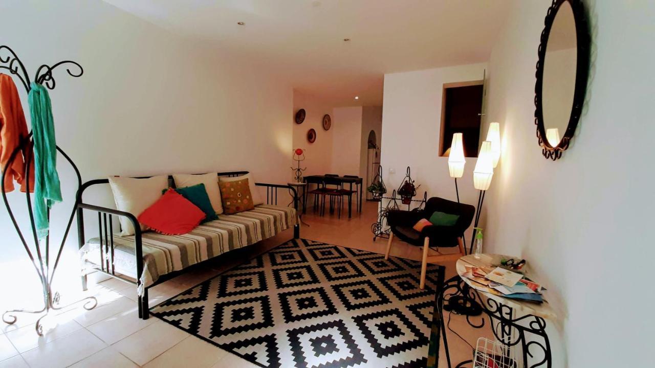 Happy Terrace Downtown Tiny House 100% Portuguese *