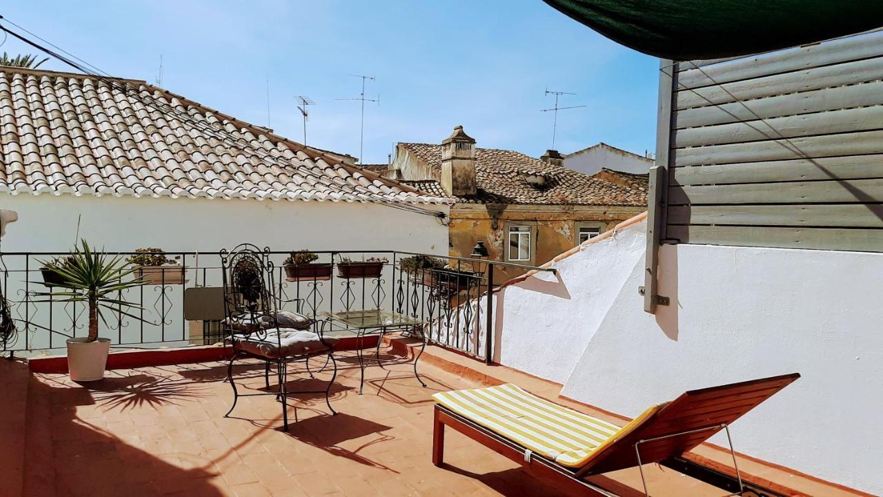 Happy Terrace Downtown Tiny House 100% Portuguese Holiday home *