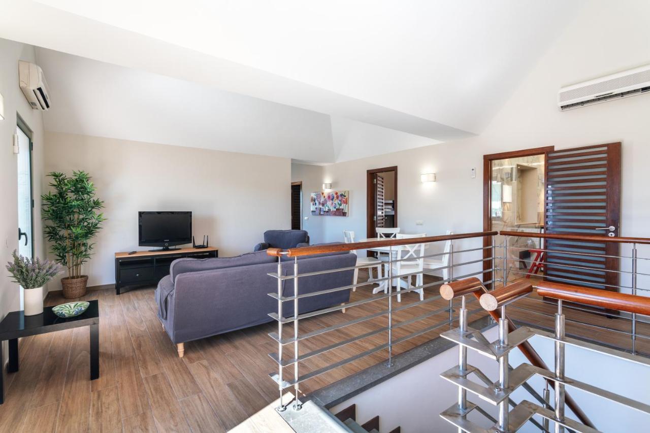 House In Elite Residential Area Of Apartment