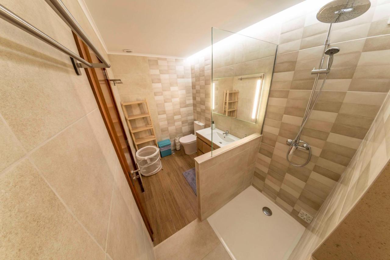 House In Elite Residential Area Of Faro