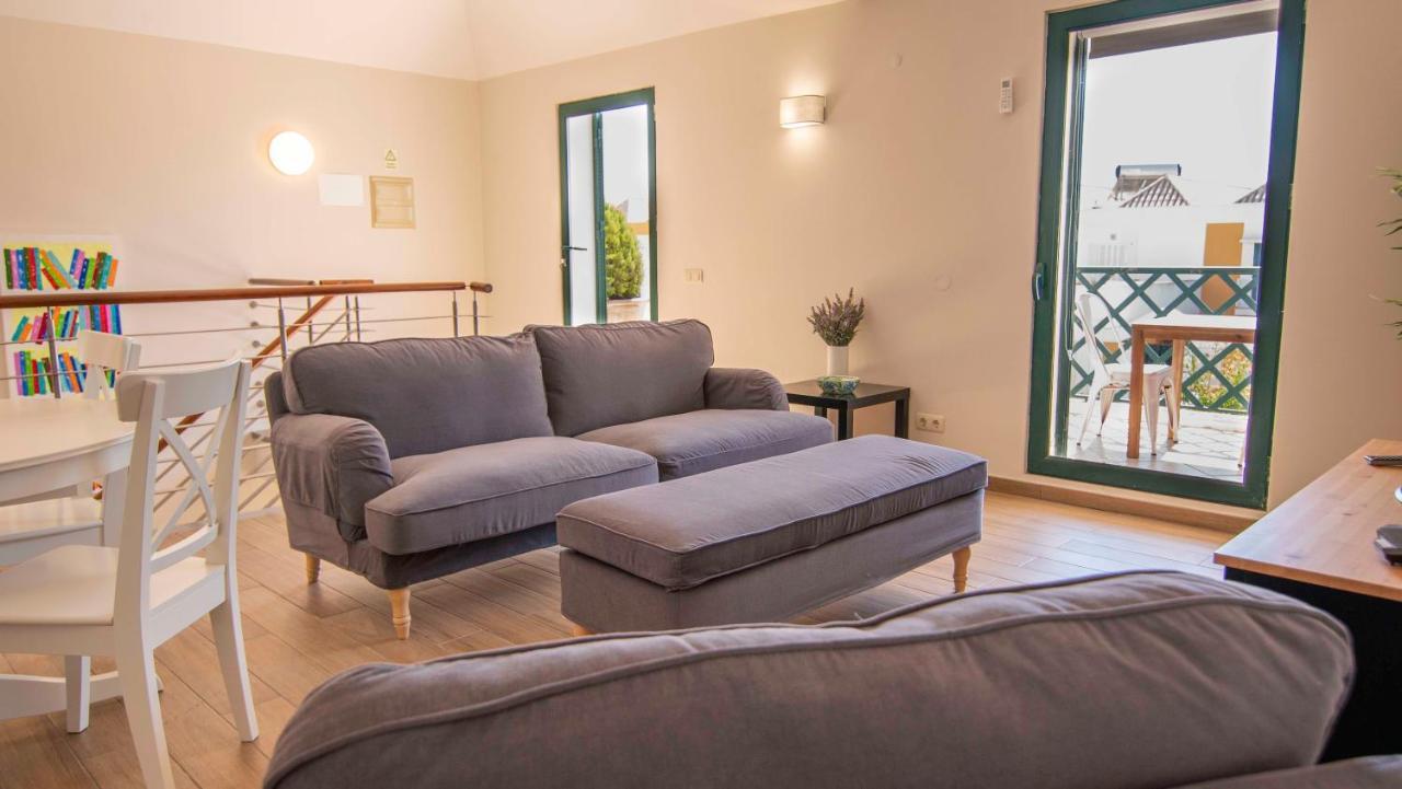 House In Elite Residential Area Of Faro