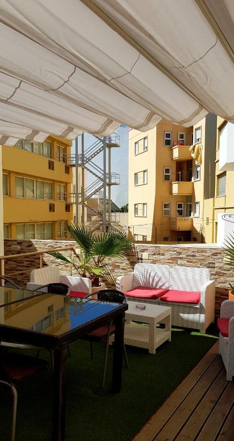 Happy House 2*