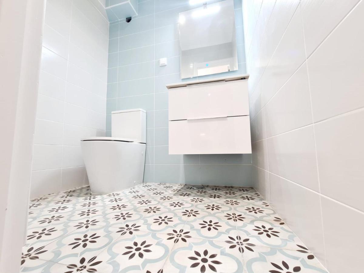 Central And New Fancy 2 Bedroom Apart.w/ 2 Wc *