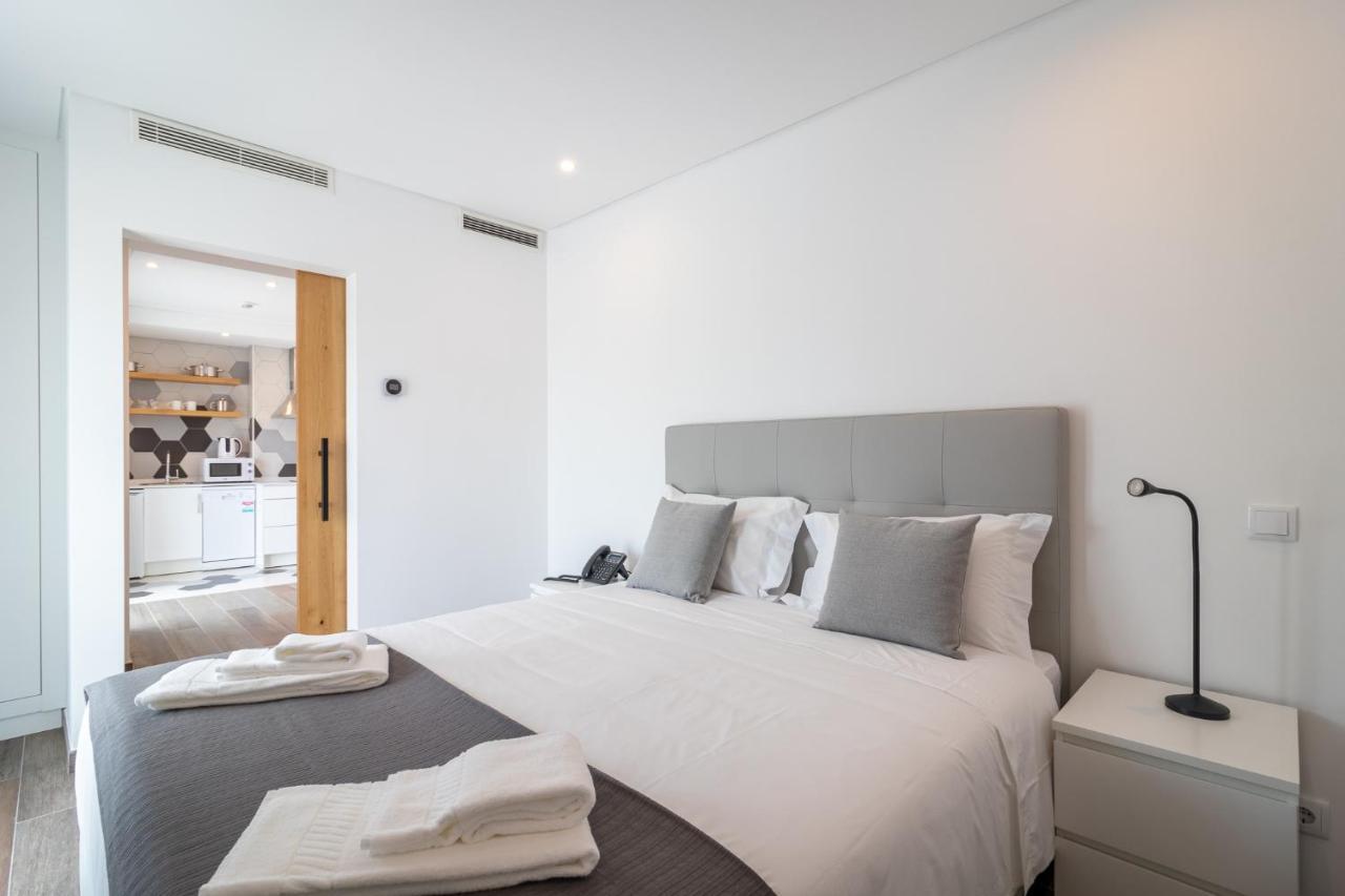 Aparthotel Roots *