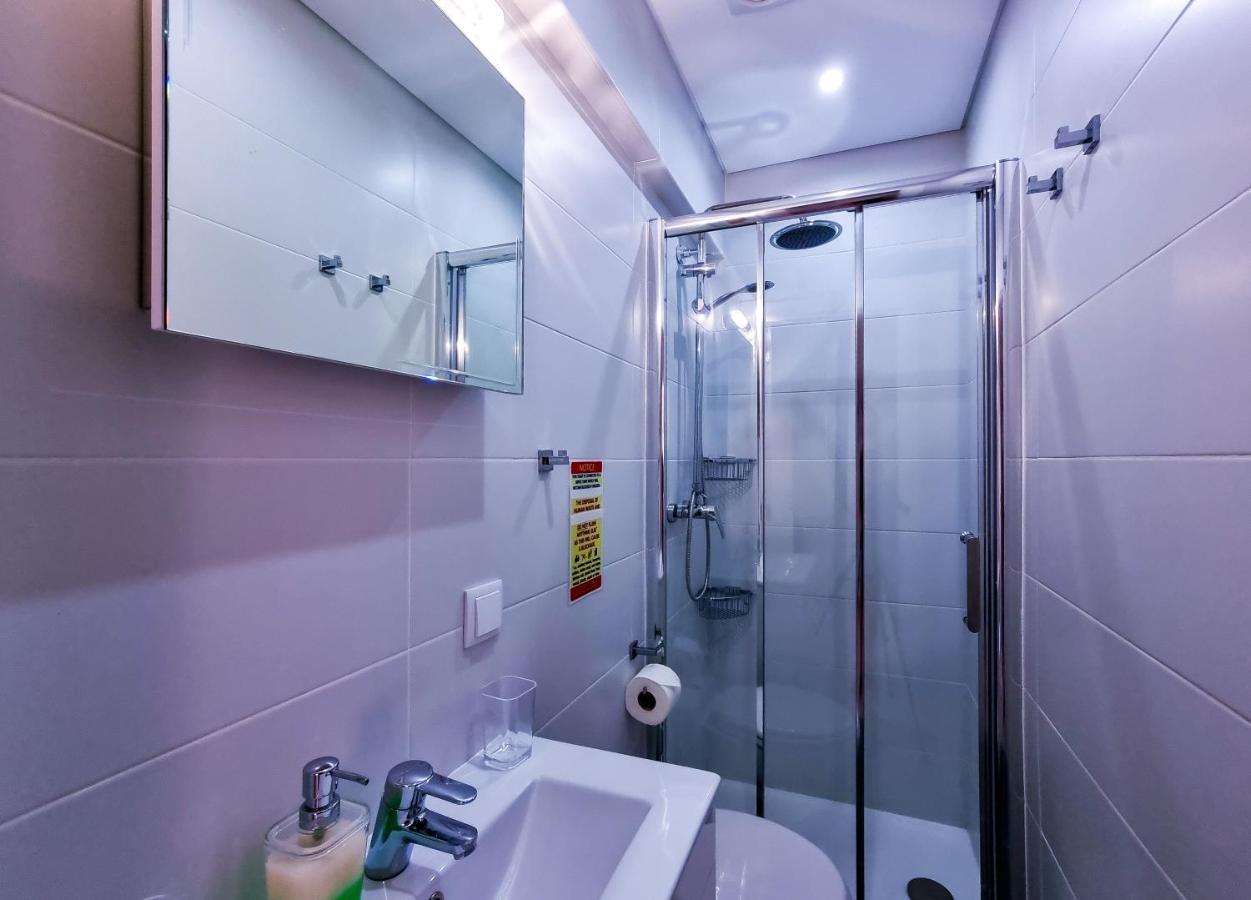 Apartment Flh Spacious Flat With Balcony