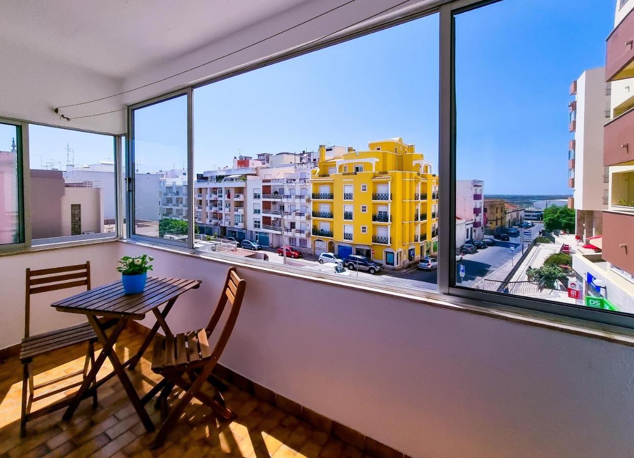 Flh Spacious Flat With Balcony Apartment *