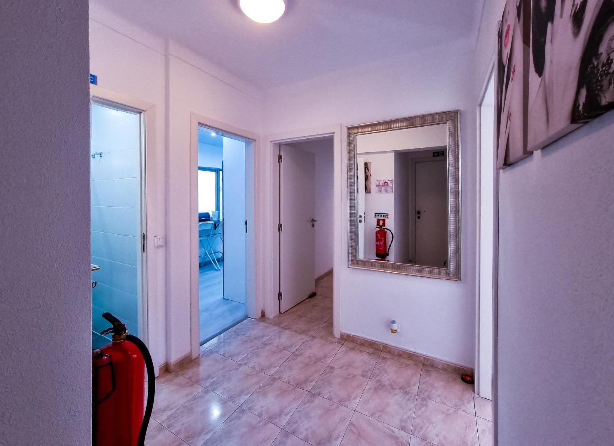 Flh Spacious Flat With Balcony *