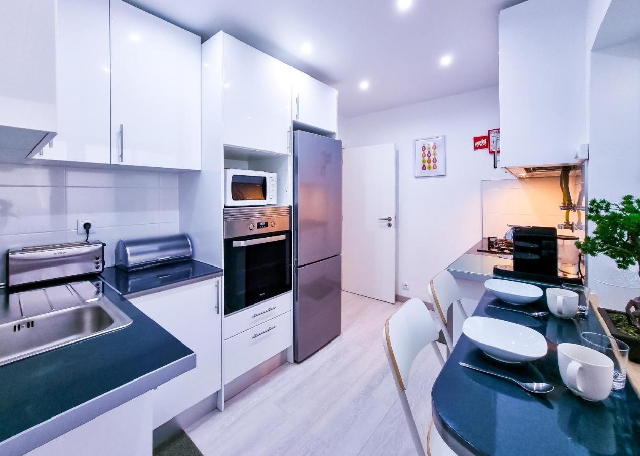 Flh Spacious Flat With Balcony Apartment *