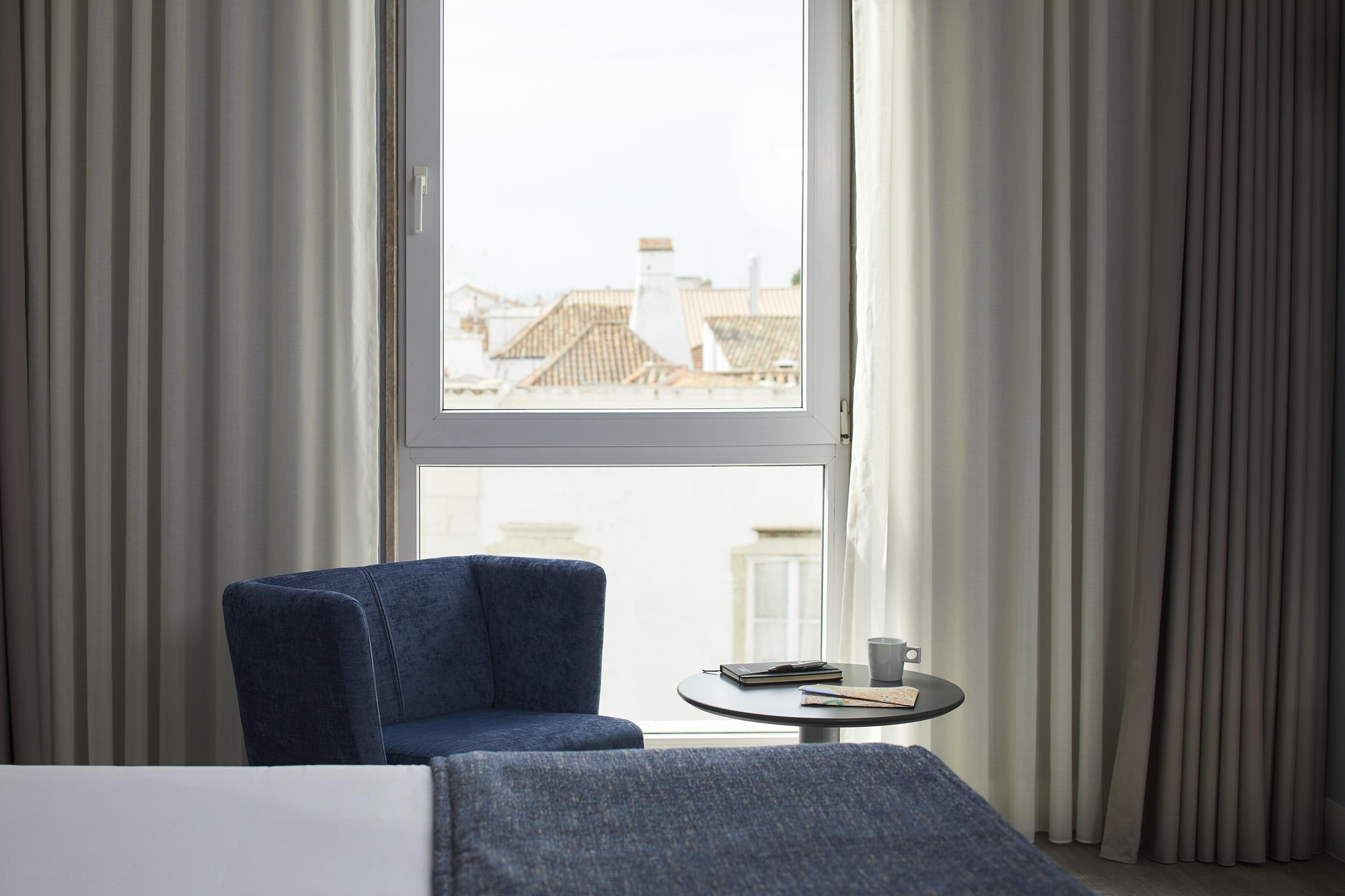& Beach Club Hotel