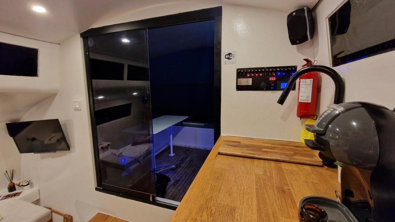 Barco Casa Catamara Sleepandboat