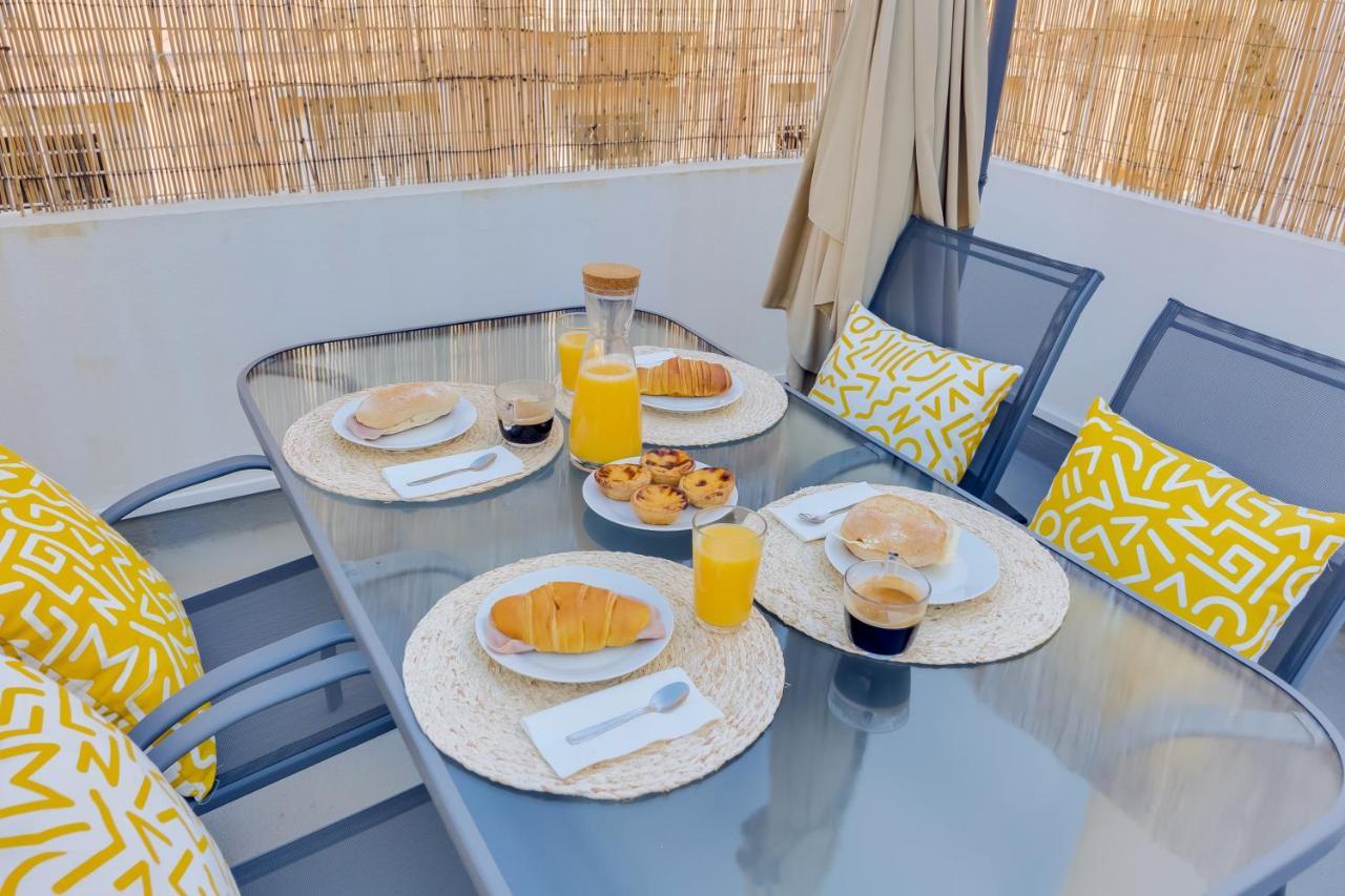 Faro: Casa Trevo Com Terraco Bbq Faro