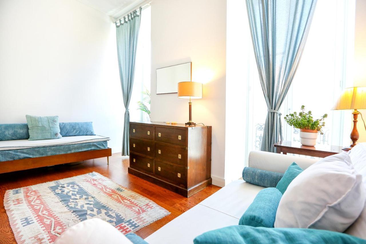 Jump Into The Lull Apartment *