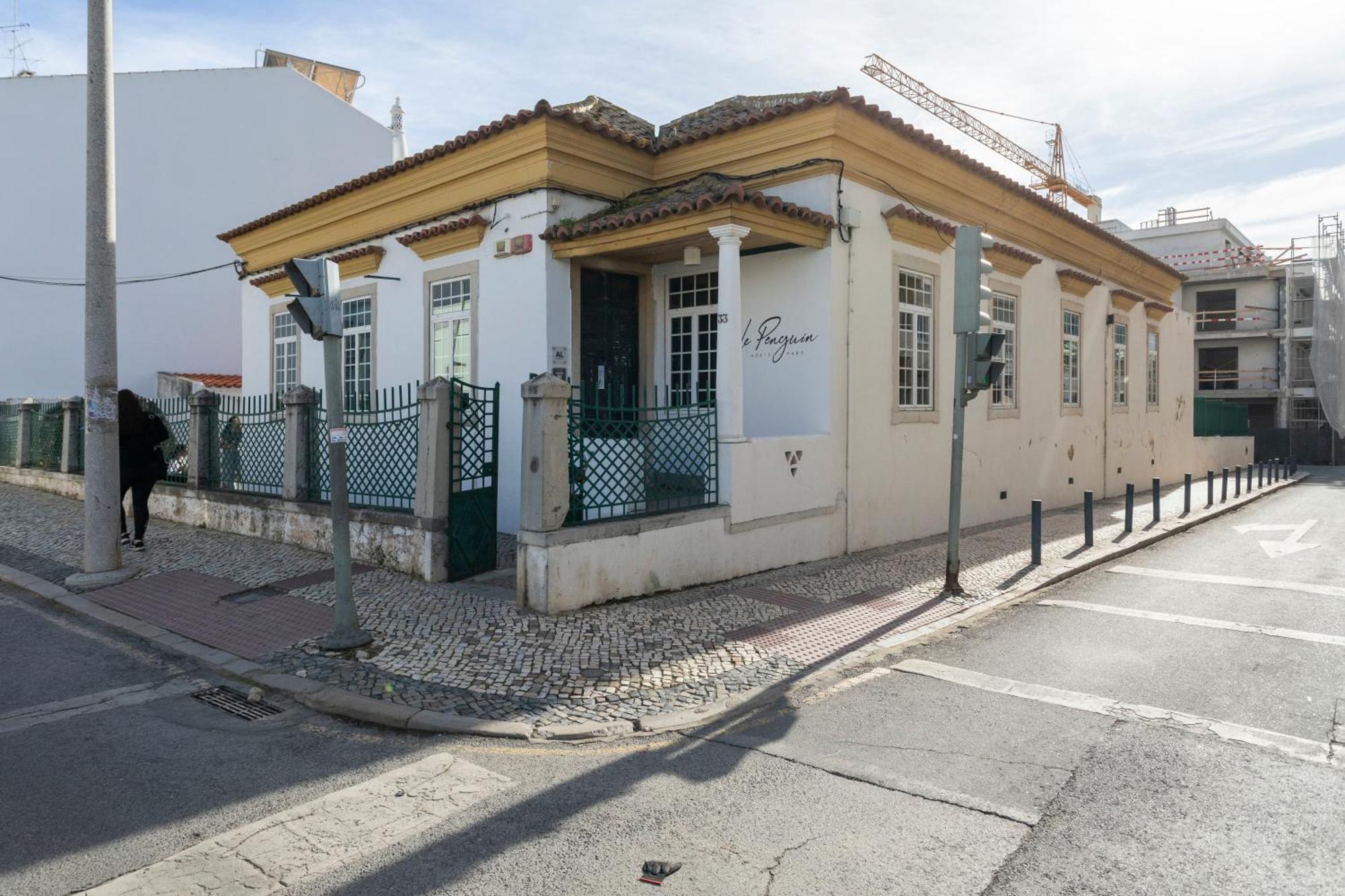 Le Penguin Hostel *