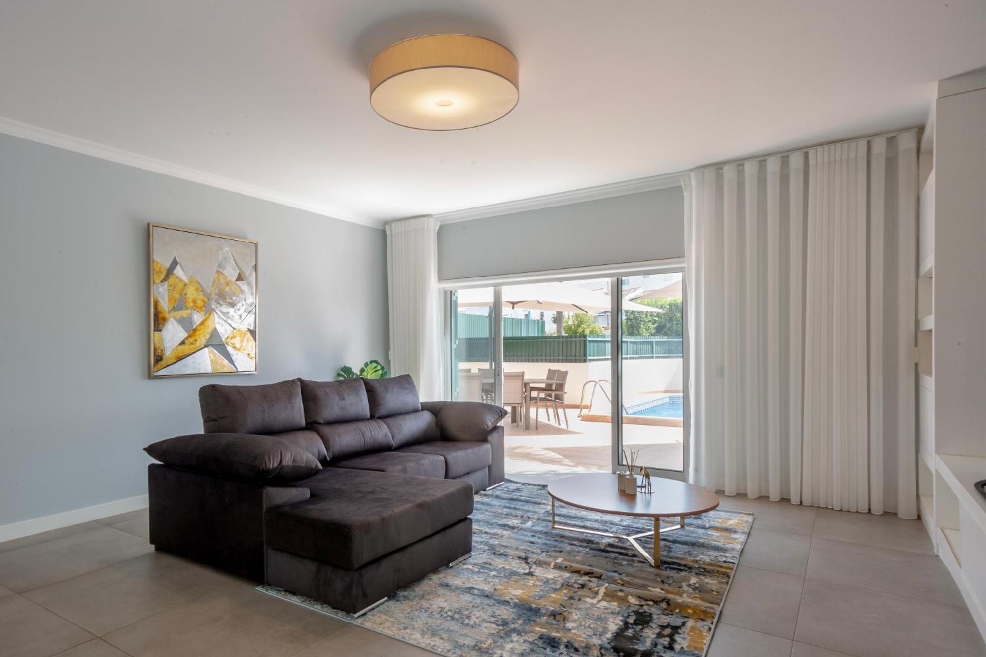 Spacious House With Pool Faro