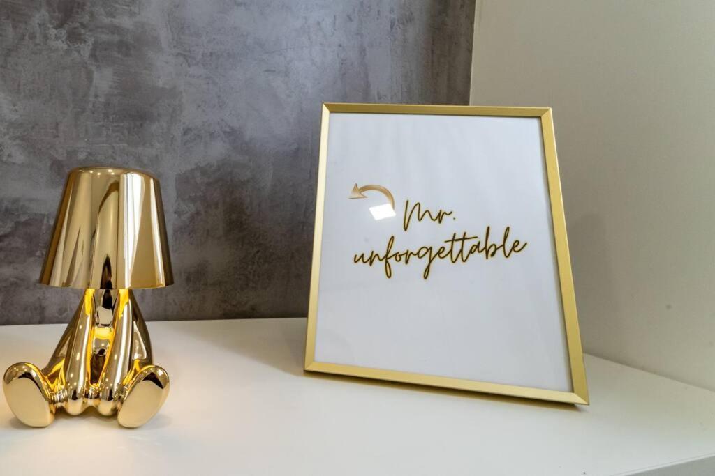 Be Unforgettable *