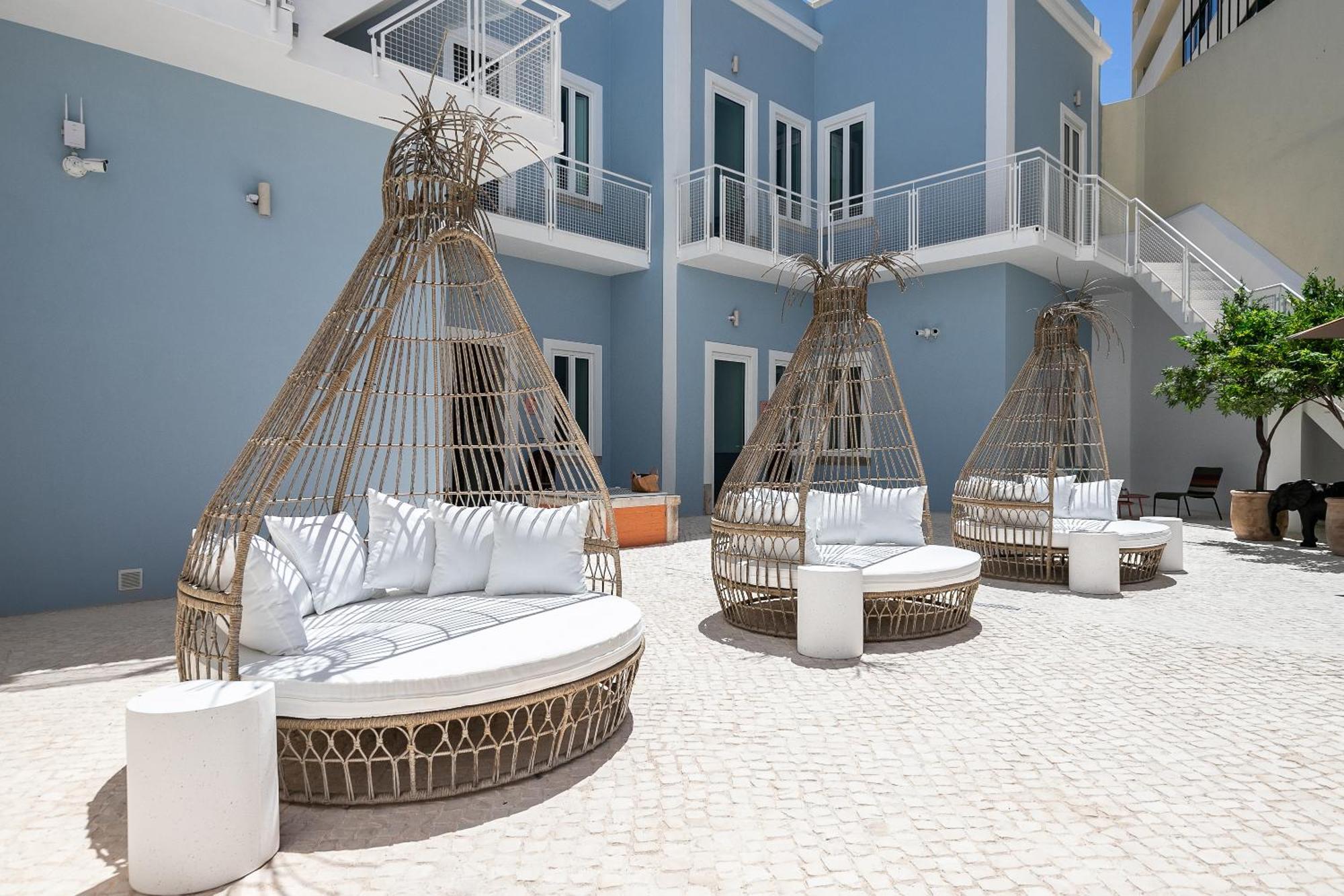Dona Simone Boutique & - By @ Rita's Place Guest house
