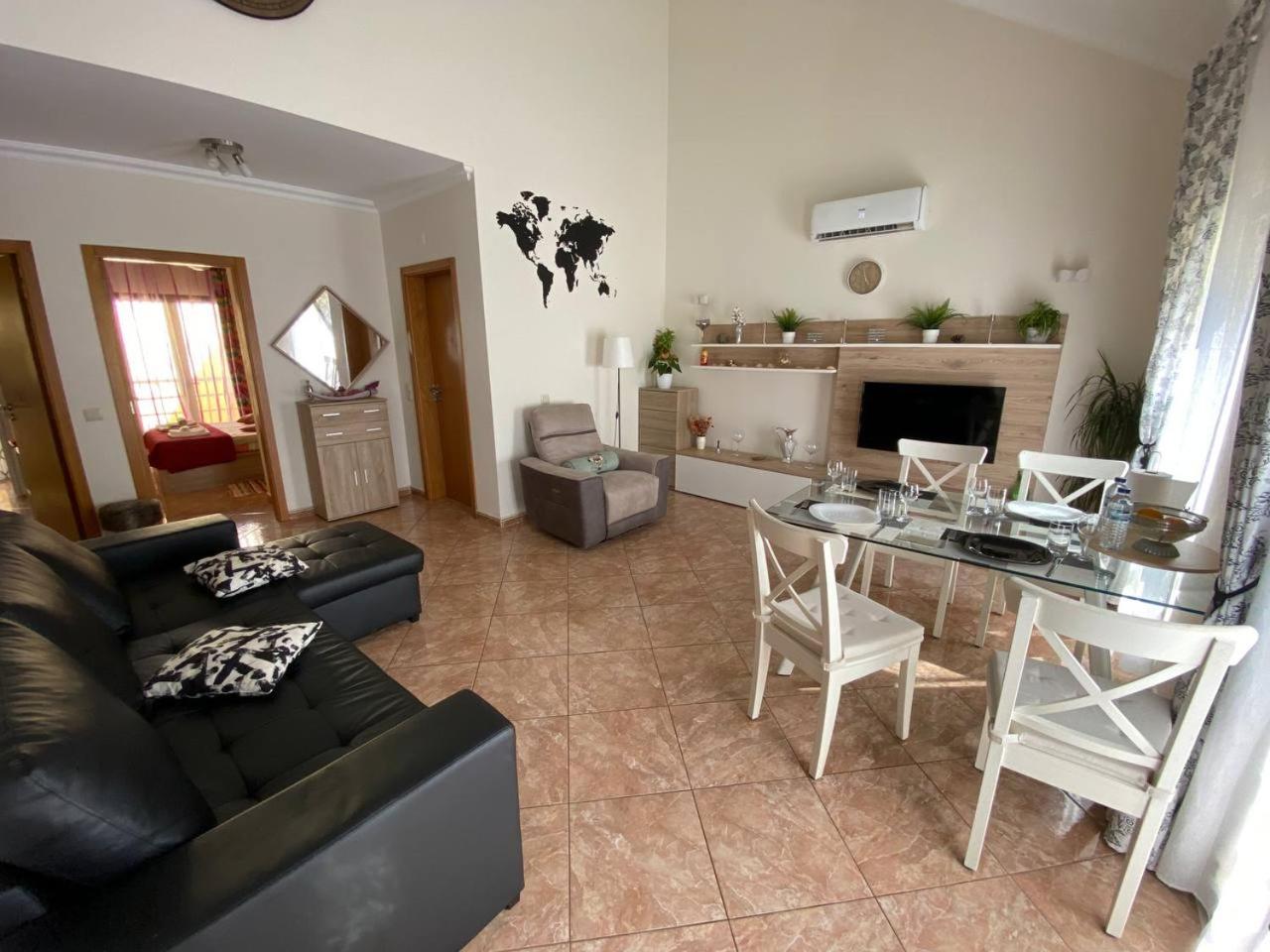 Apartment Milagre Centro