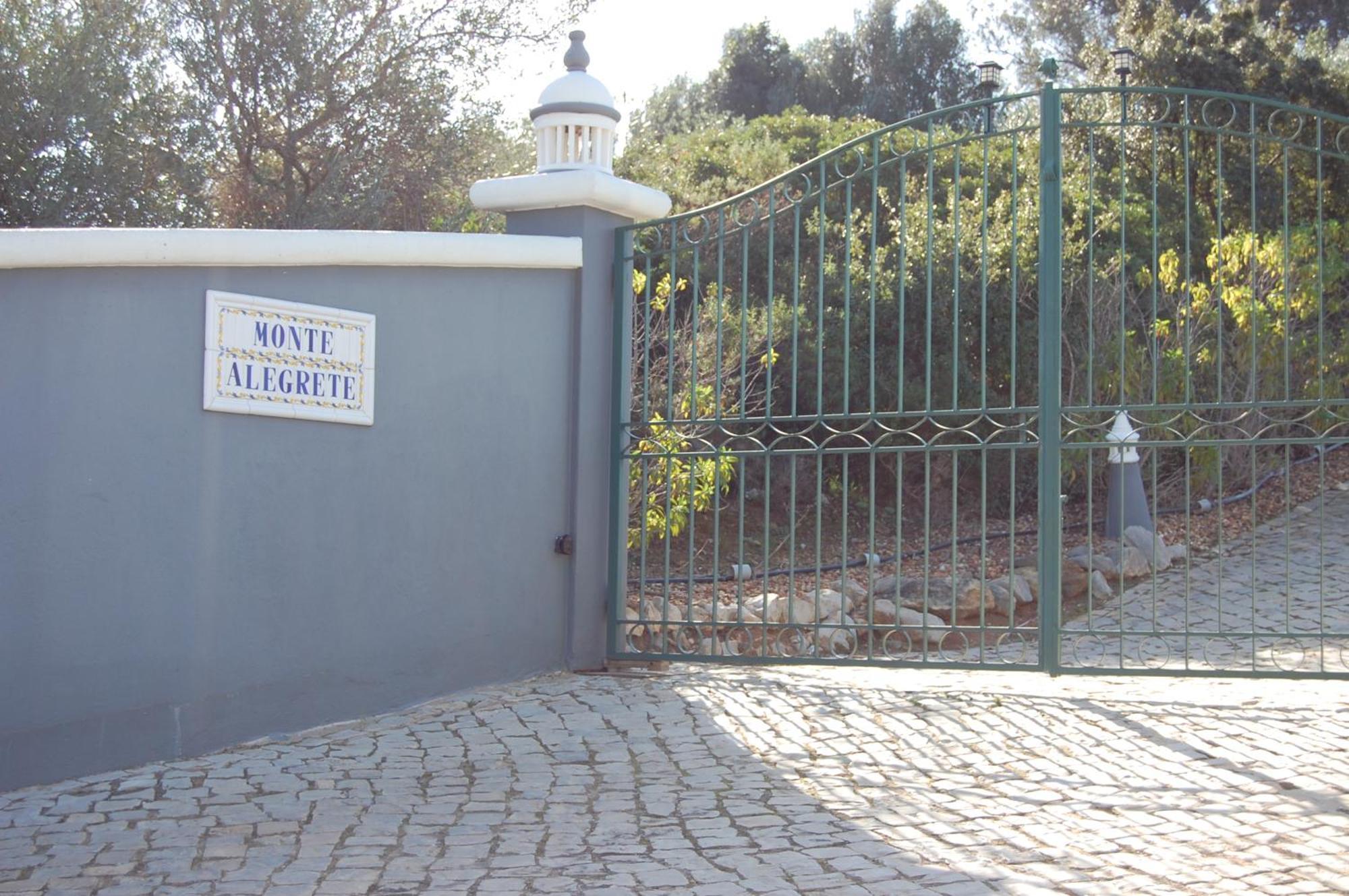 Villa Monte Alegrete With 3 Bedrooms And Sea View Faro