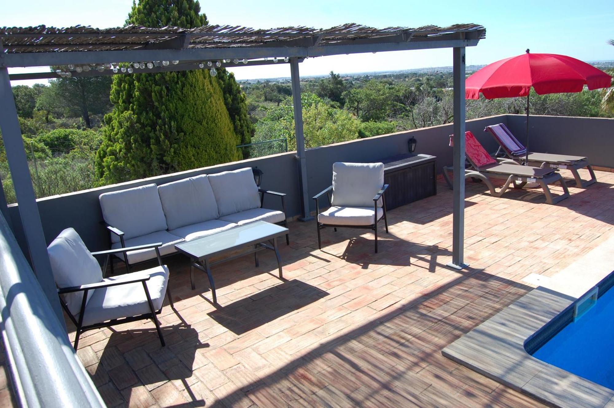 Monte Alegrete With 3 Bedrooms And Sea View Villa