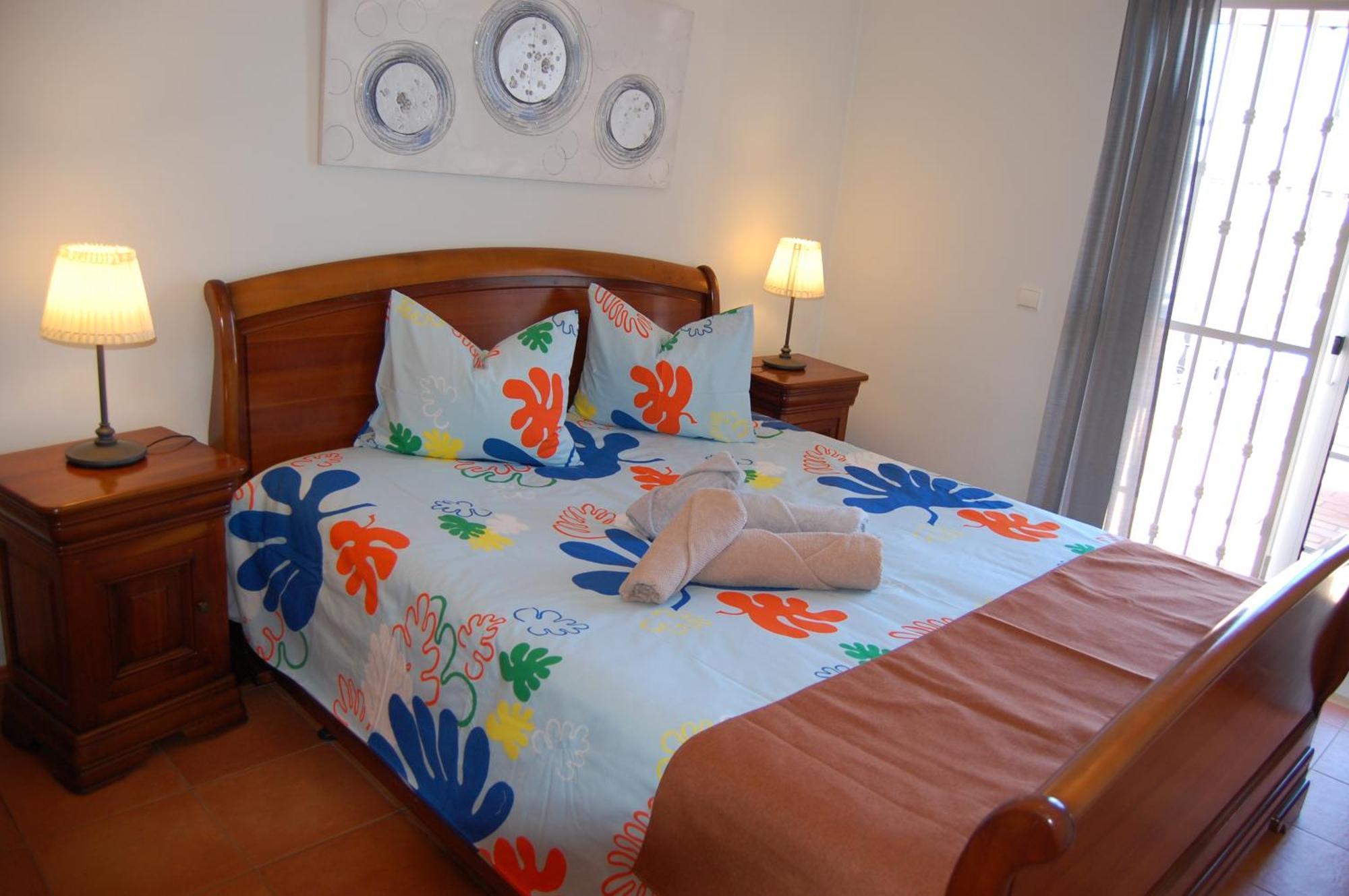 Monte Alegrete With 3 Bedrooms And Sea View Villa