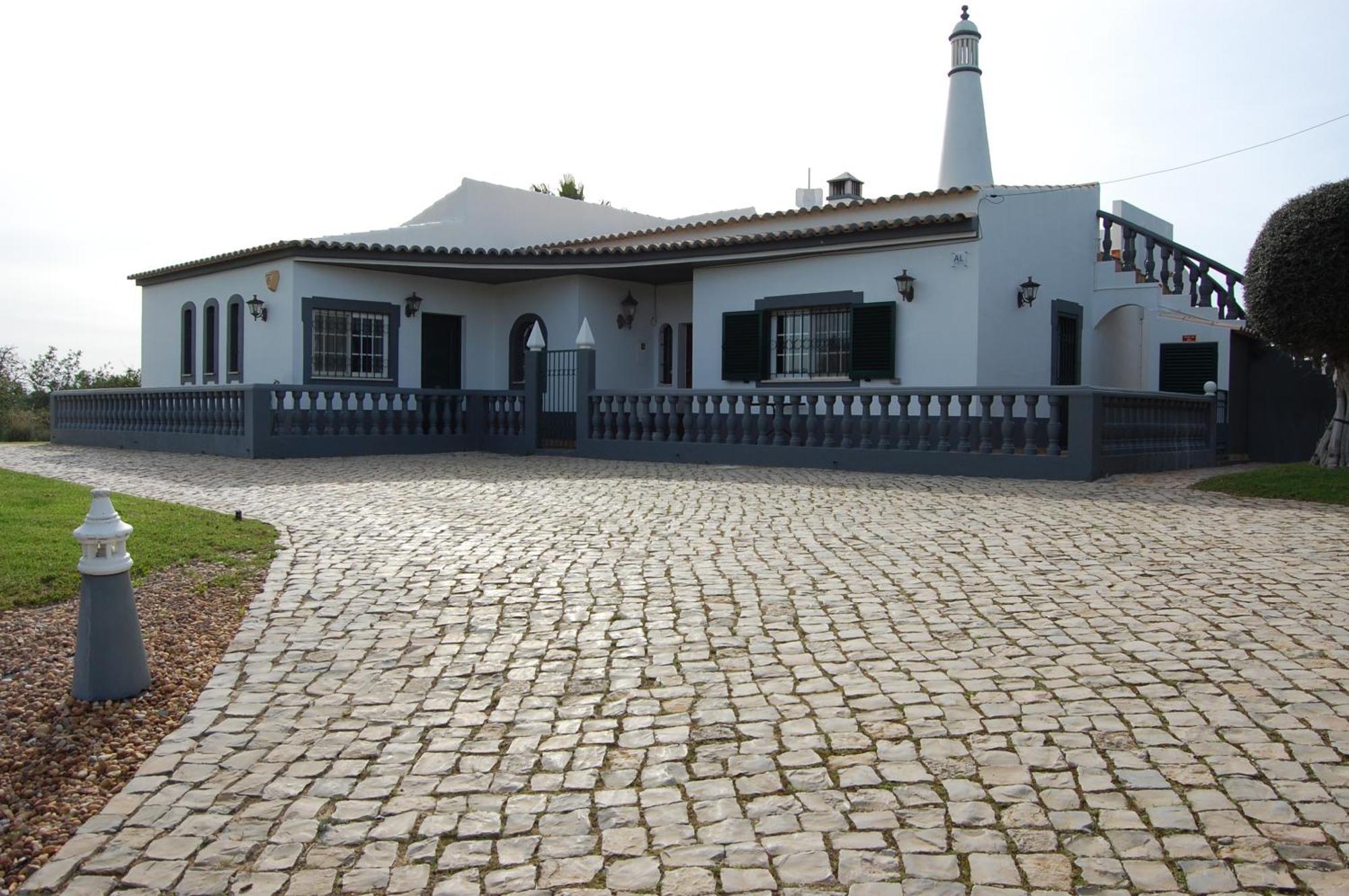 Monte Alegrete With 3 Bedrooms And Sea View Villa Faro