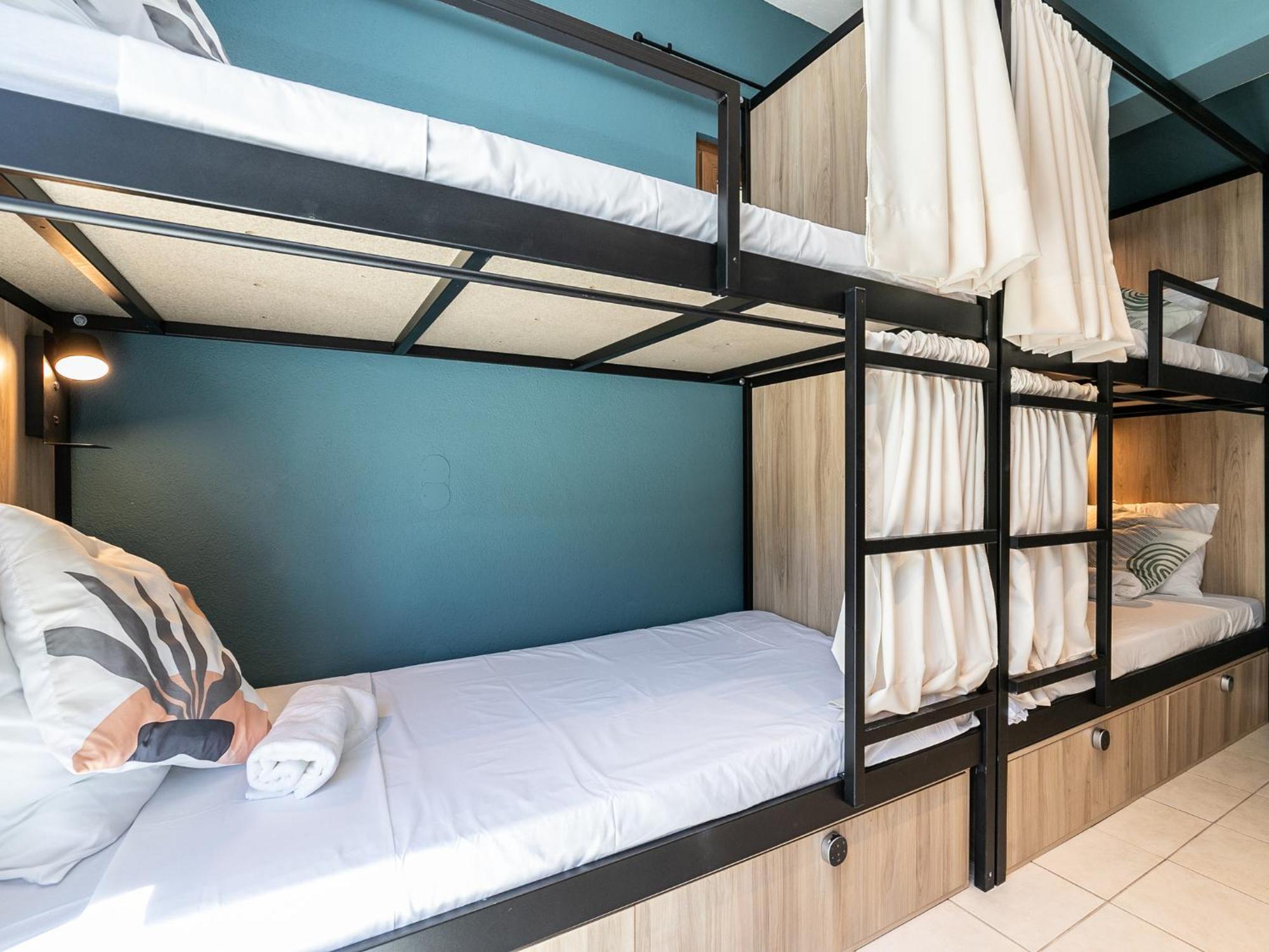 Walk In Airport Hostel