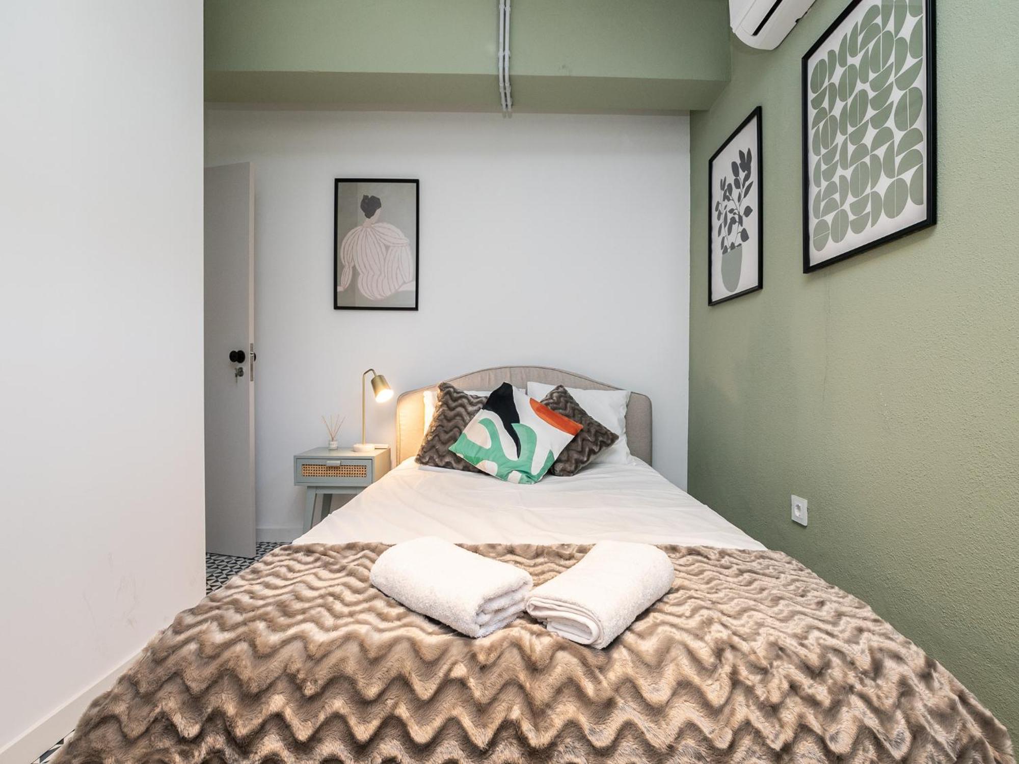 Walk In Airport Hostel Faro