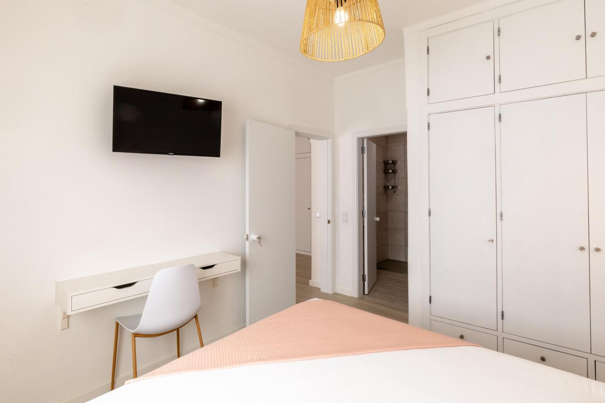Guest Aparthotel *