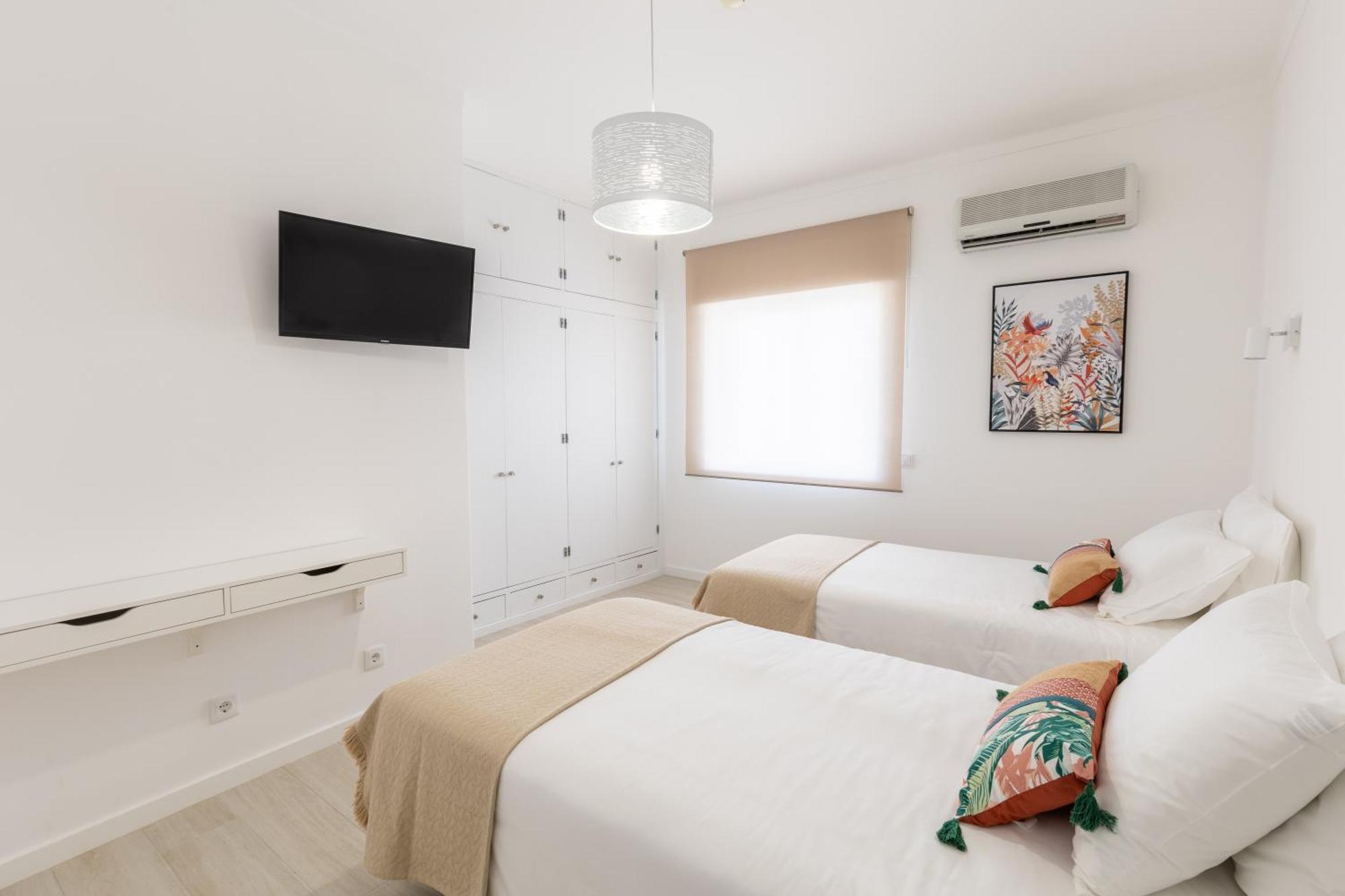 Aparthotel Guest *