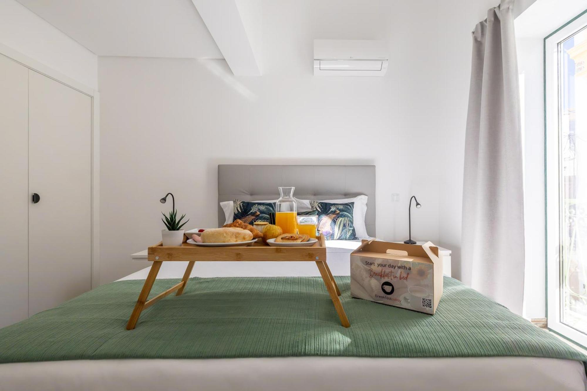Roots Apartment