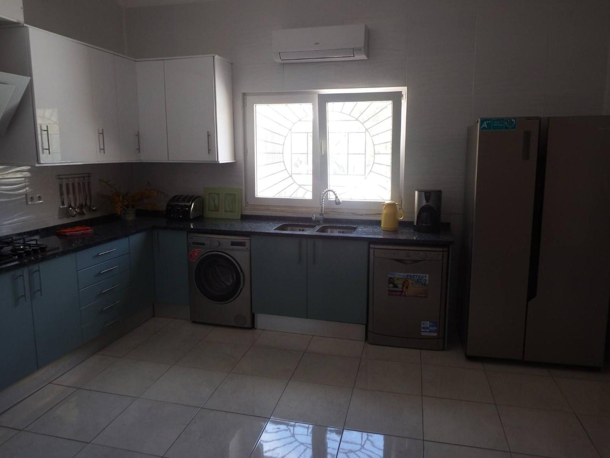 Spacious Lara Estoi With Heated Pool Villa *