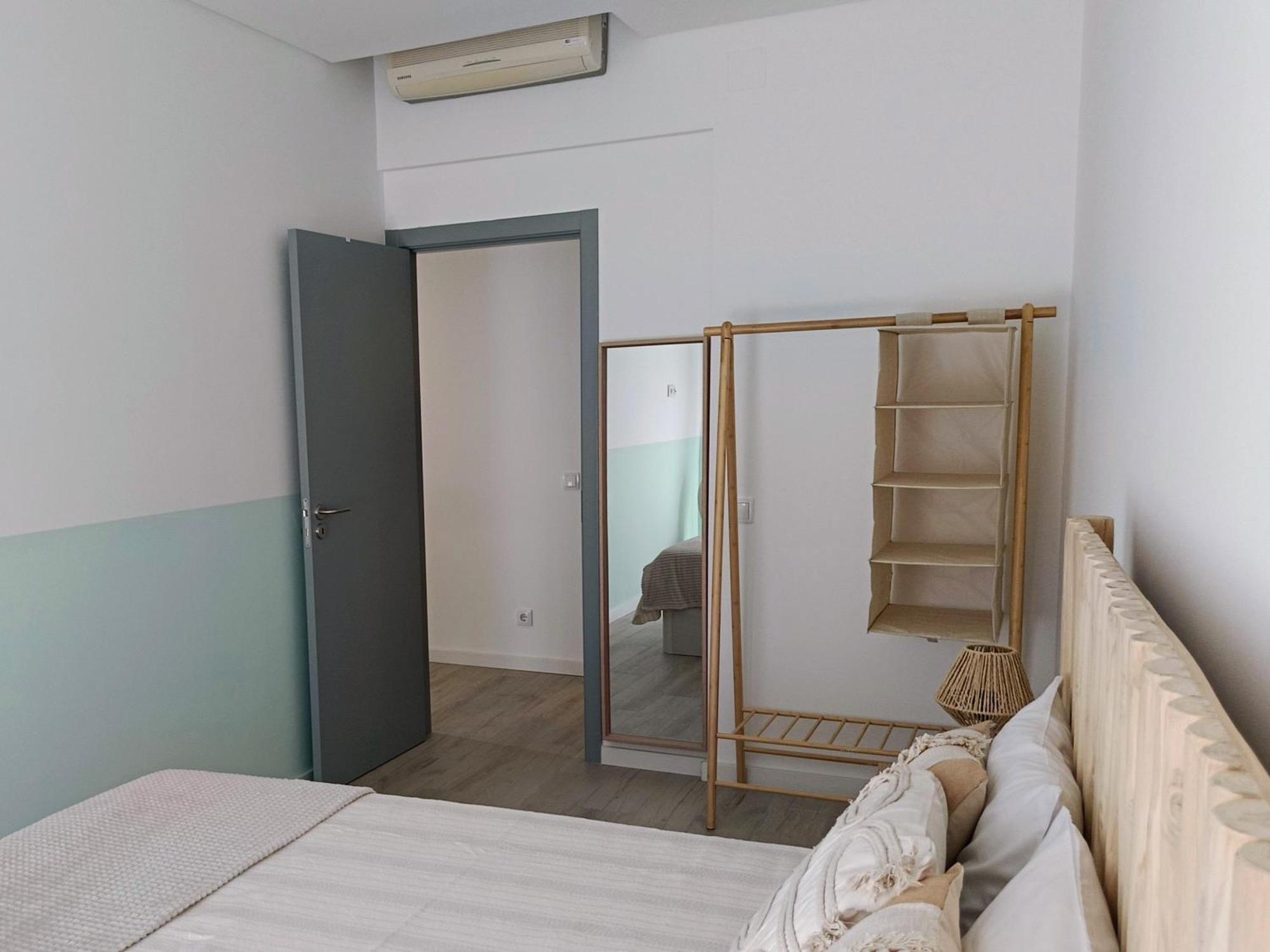 Grey And Green, Modern 2-bedroom Apartment, Ac, Location At Faro's Historic Centre * Faro